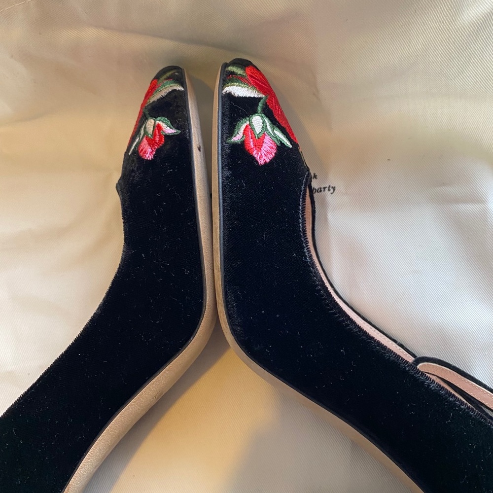 Kate Spade Grove Velvet Pumps. - Picture 9 of 16